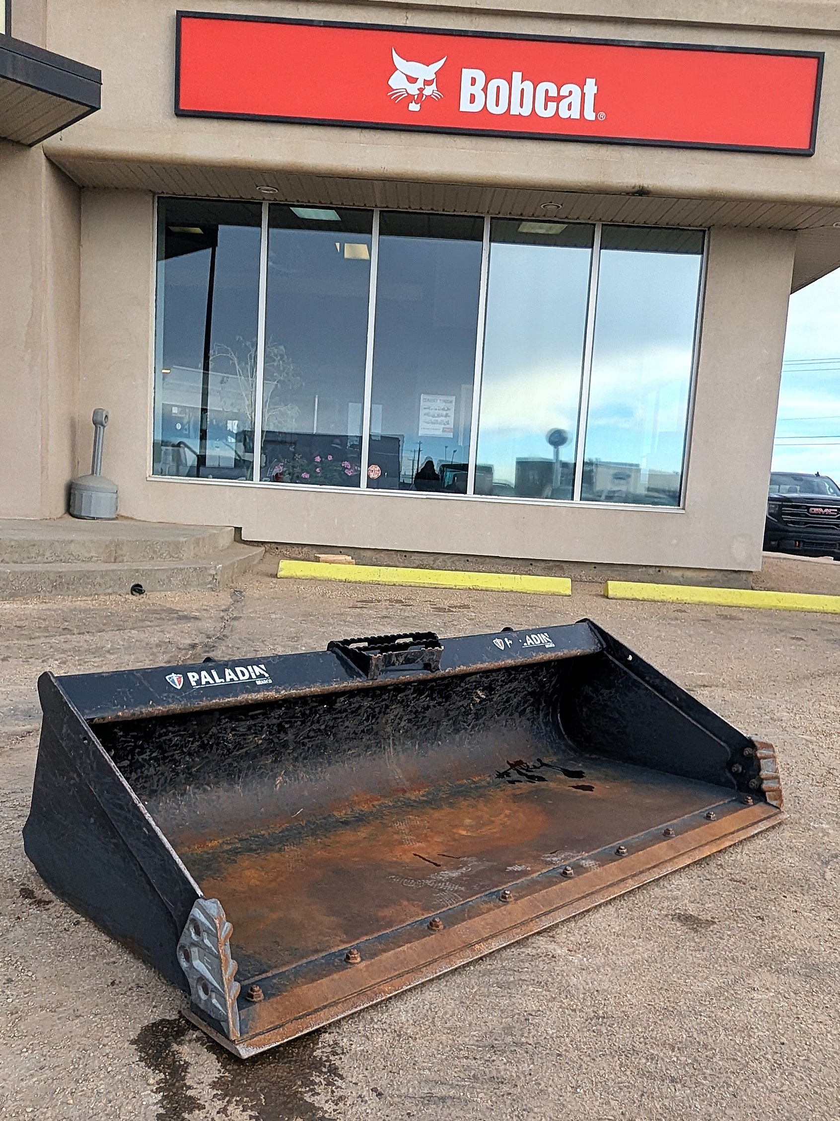 0 Paladin Heavy-Duty Material Buckets