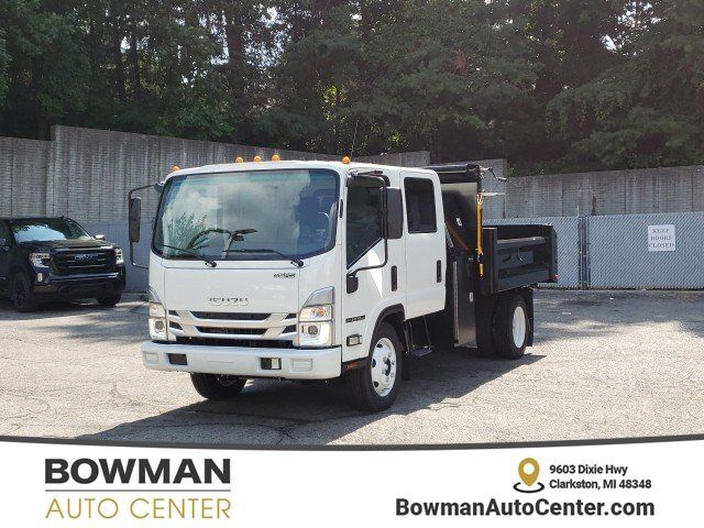 2024 Isuzu NPR-HD's photo