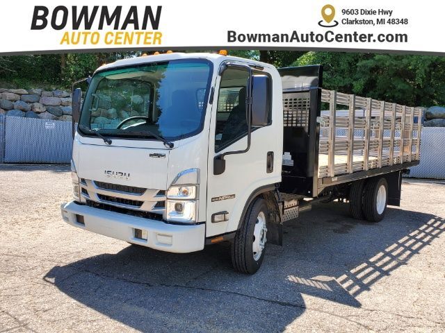2024 Isuzu NPR-HD's photo