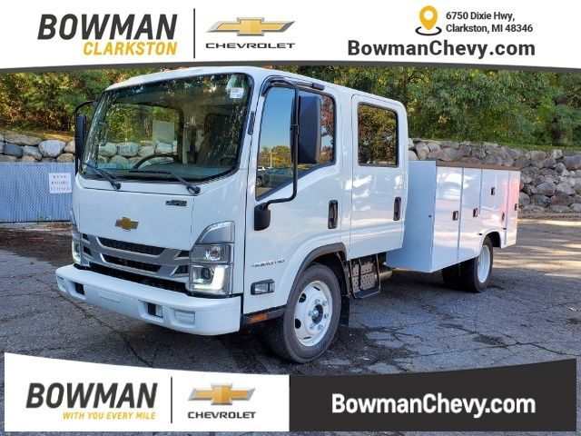 2024 Chevrolet Low Cab Forward 4500 Gas 150" WB Crew Cab's photo