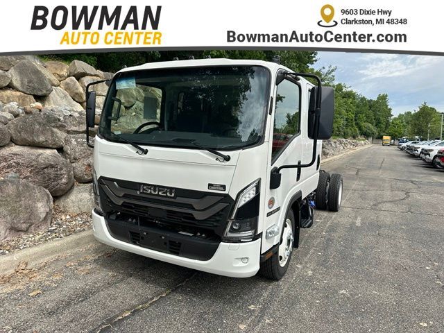 Photo of a 2025 Isuzu NPR XD