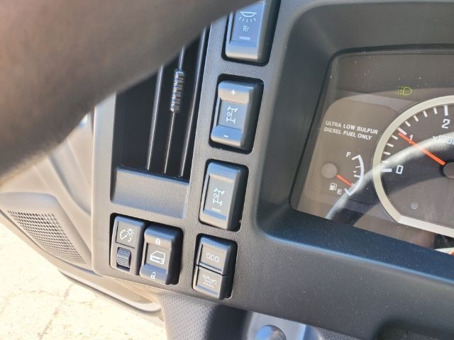 2024 Isuzu NRR
