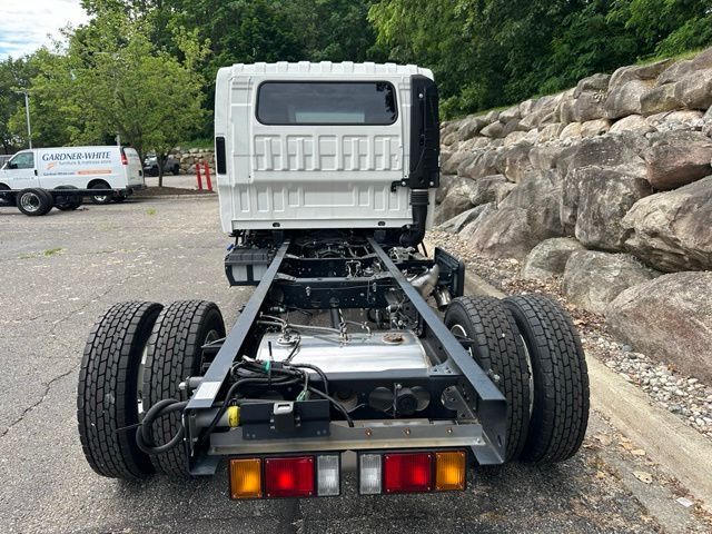 2025 Isuzu NPR XD