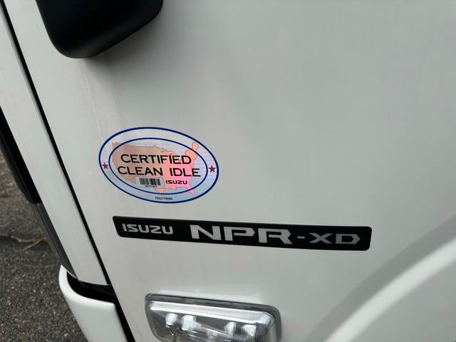 2025 Isuzu NPR XD