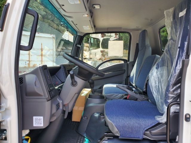 2025 Isuzu NPR XD