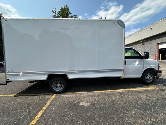 2025 Chevrolet EXPRESS 3500