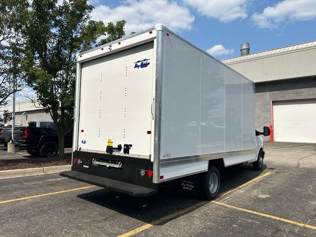 2025 Chevrolet EXPRESS 3500