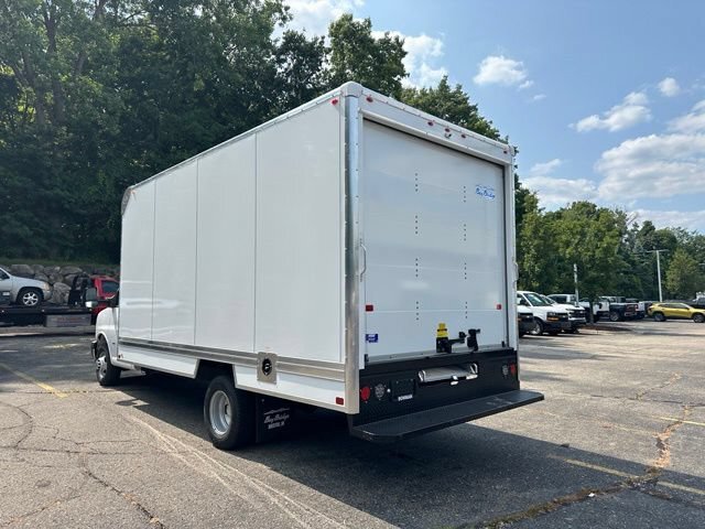 2026 Chevrolet EXPRESS 3500