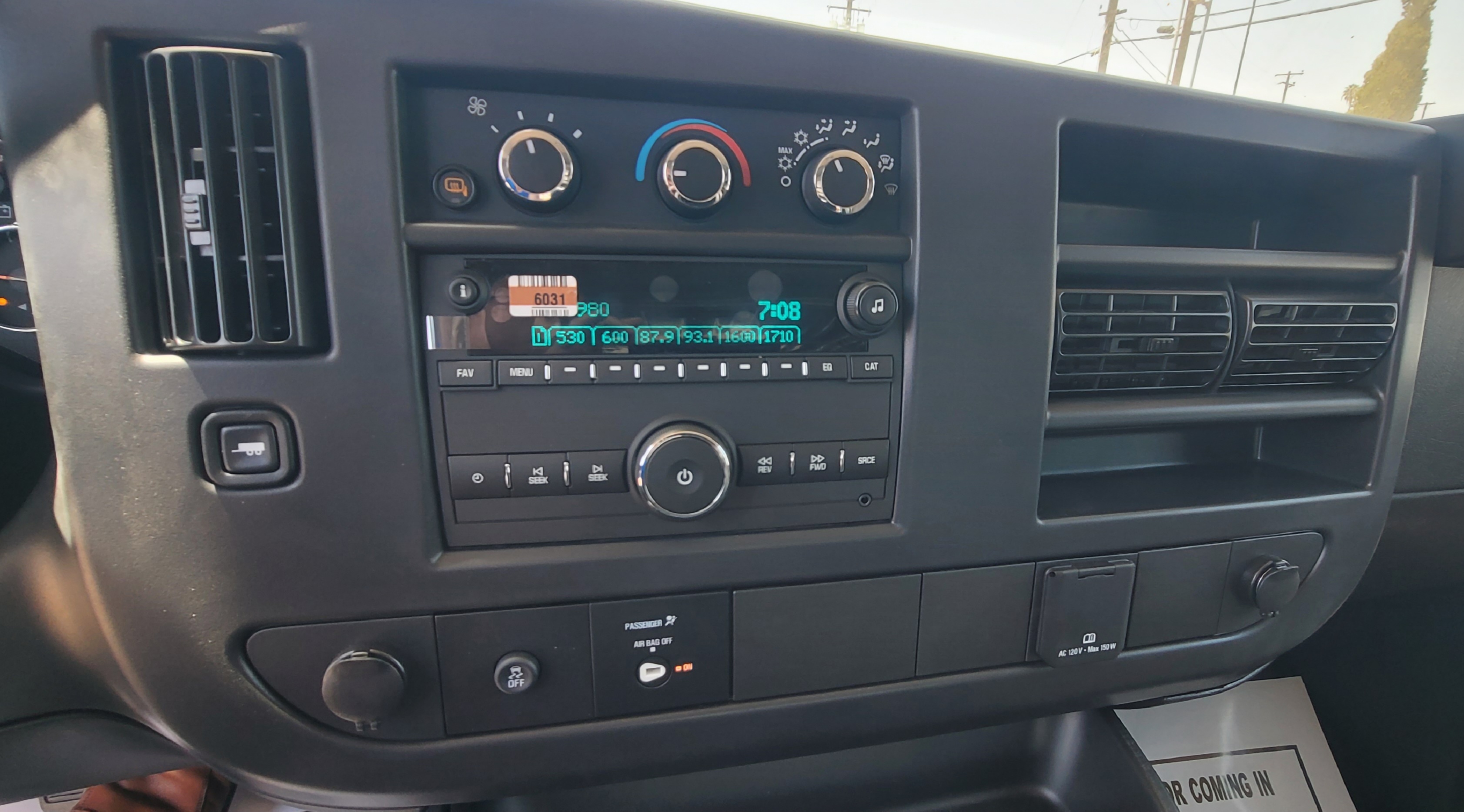 2026 Chevrolet Express G2500