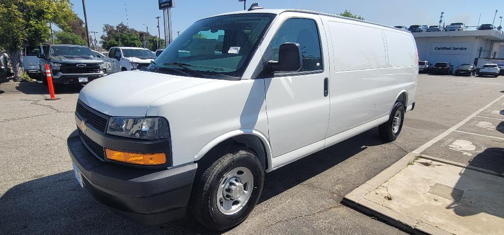 2025 Chevrolet Express G2500