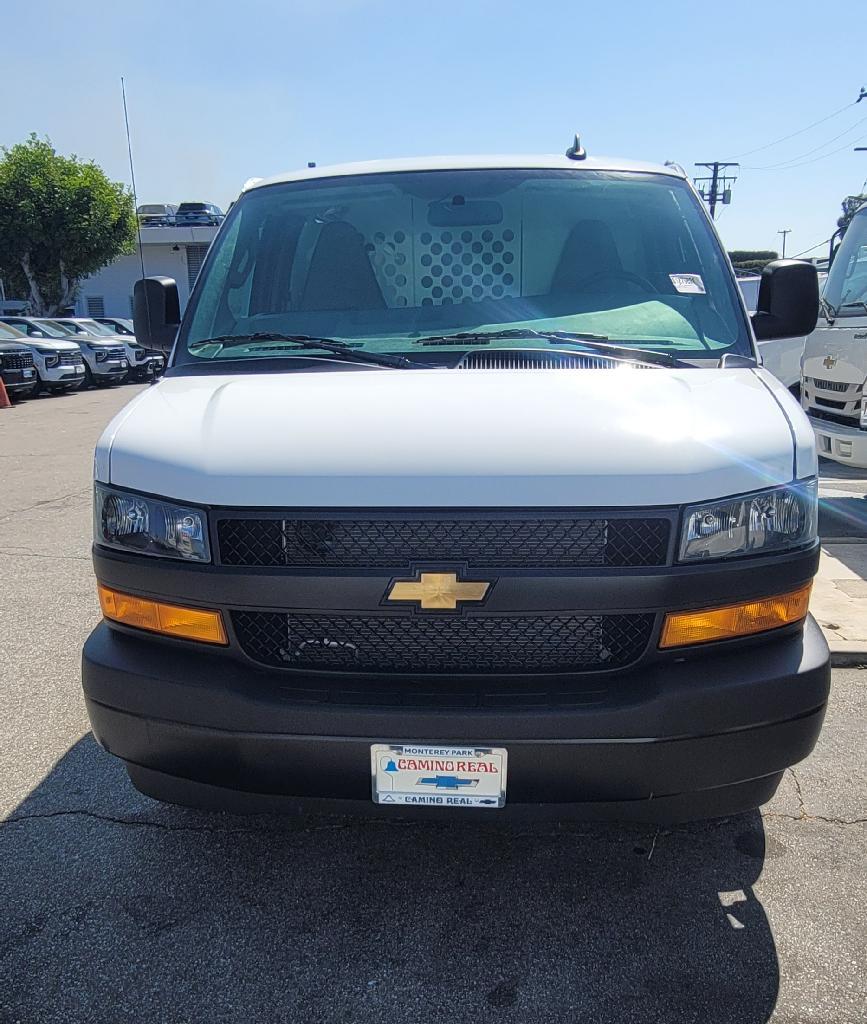 2025 Chevrolet Express G2500