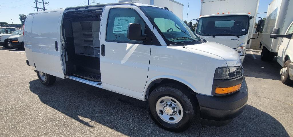2025 Chevrolet Express G2500