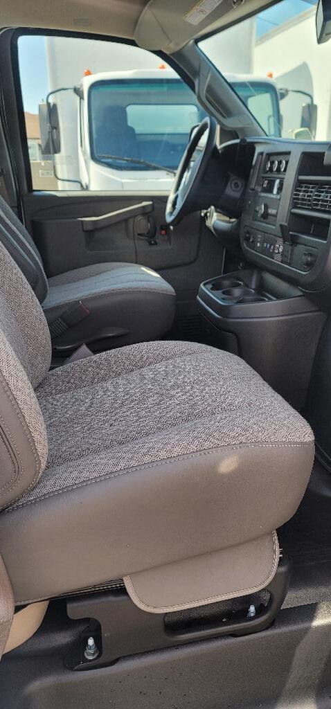 2025 Chevrolet Express G2500