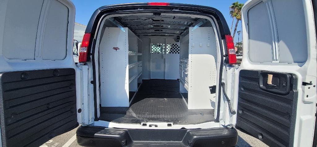 2025 Chevrolet Express G2500
