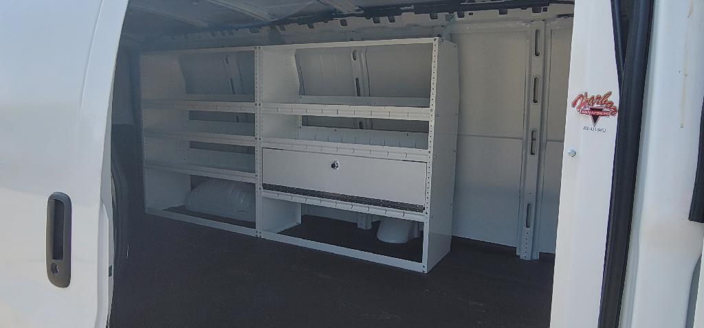 2025 Chevrolet Express G2500
