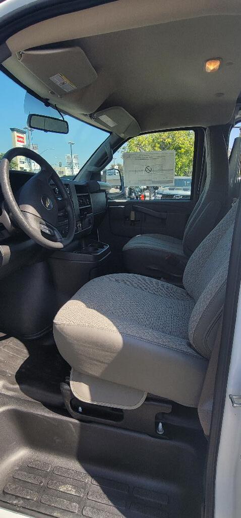 2025 Chevrolet Express G2500