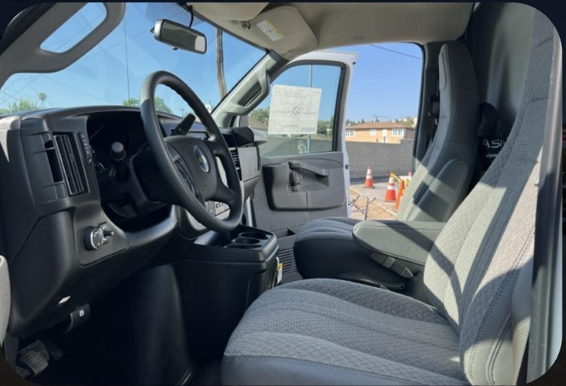 2025 Chevrolet EXPRESS G4500