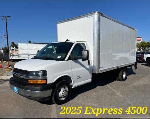 2025 Chevrolet EXPRESS G4500