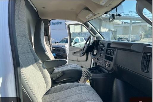 2025 Chevrolet EXPRESS G4500