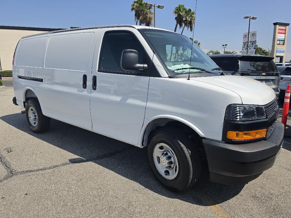 Photo of 2026 Chevrolet EXPRESS G2500