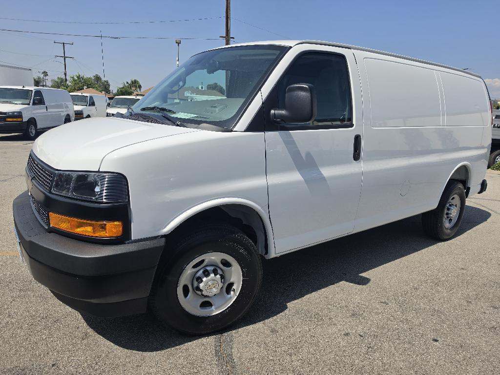 2026 Chevrolet Express G2500