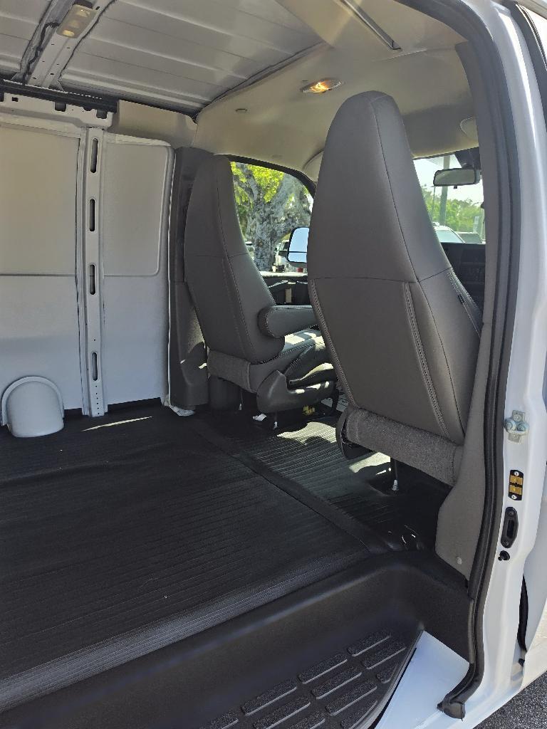 2026 Chevrolet Express G2500