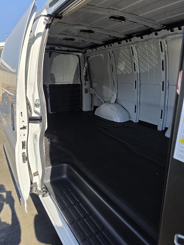 2026 Chevrolet EXPRESS G2500