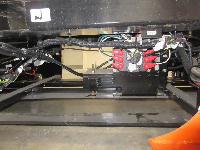 2025 JLG ES4046