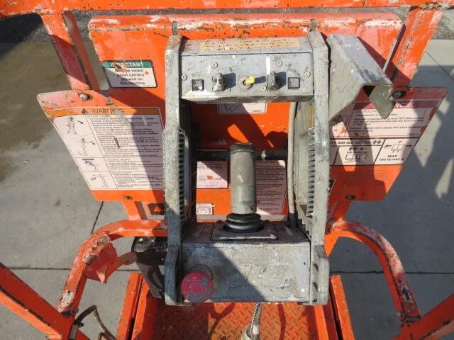 2016 JLG 1930ES