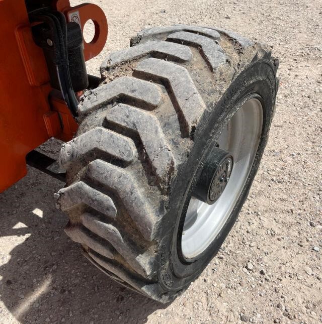 2017 JLG 660SJ