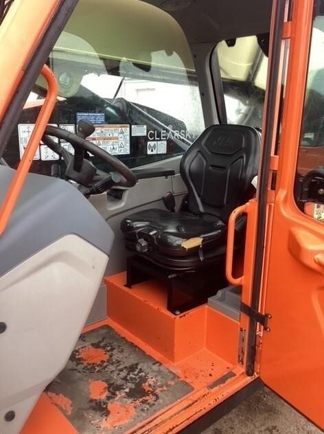2019 JLG 1255