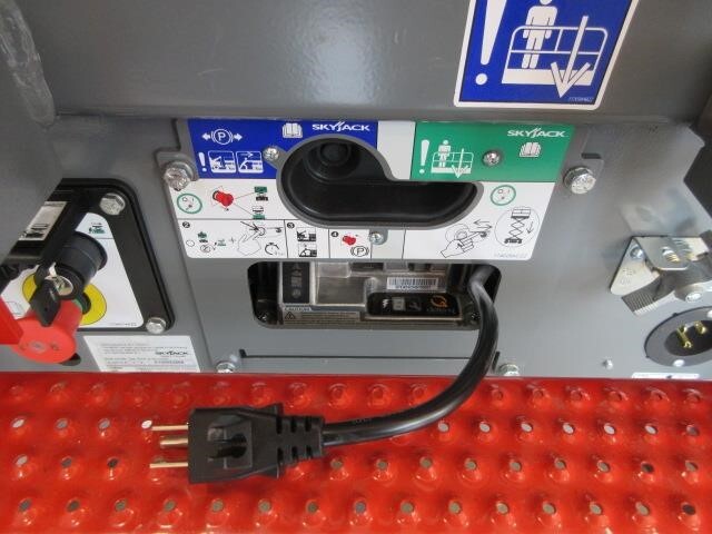 2024 Skyjack SJ3215E