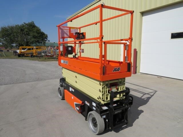 2025 JLG ES2632