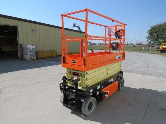 2025 JLG ES2632