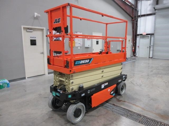 2025 JLG ES2632