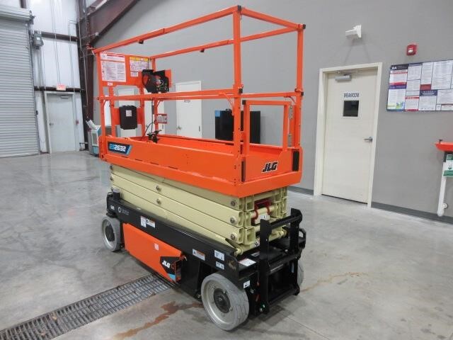 2025 JLG ES2632
