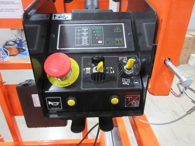 2025 JLG ES2632