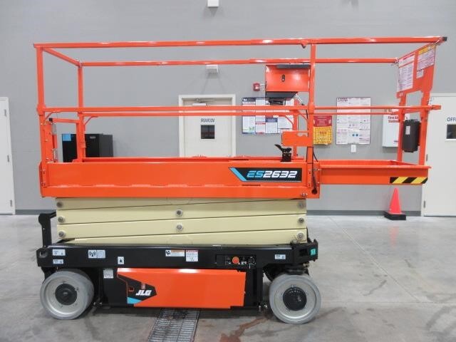 2025 JLG ES2632