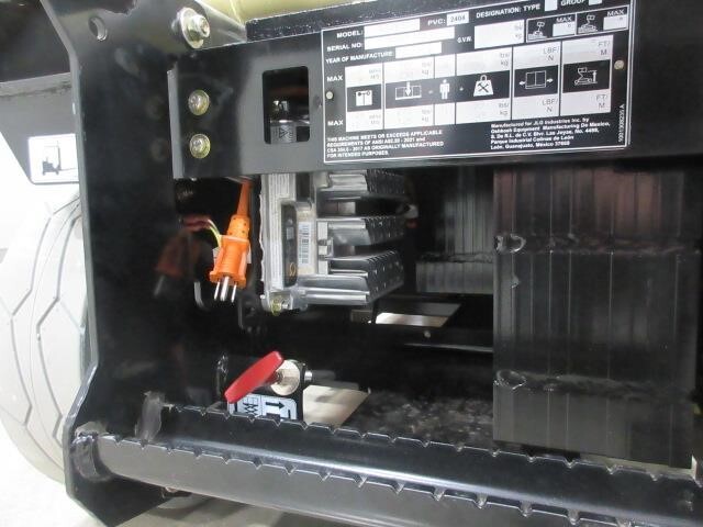 2025 JLG ES2632