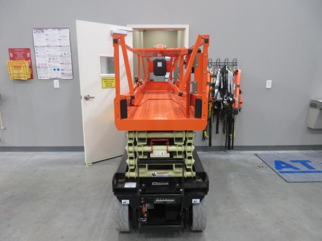 2025 JLG ES2632
