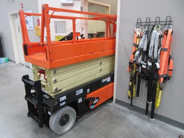 2025 JLG ES2632