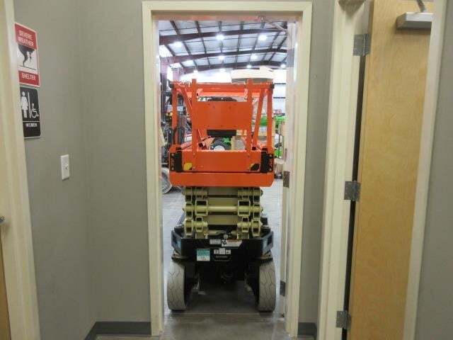 2025 JLG ES2632