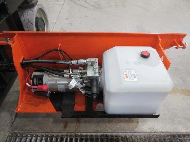 2025 JLG ES4046