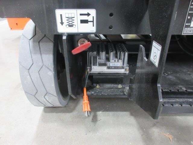 2025 JLG ES4046