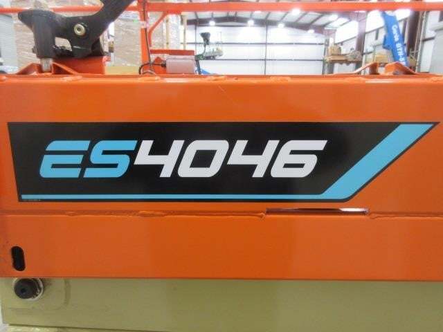 2025 JLG ES4046