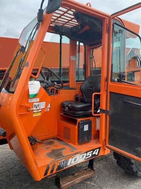 2018 SkyTrak 10054
