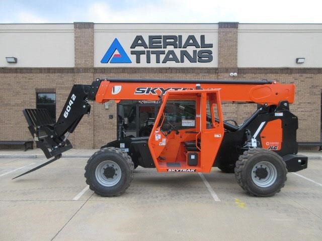 2025 SkyTrak 6042