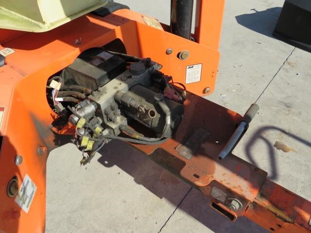 2018 JLG T500J