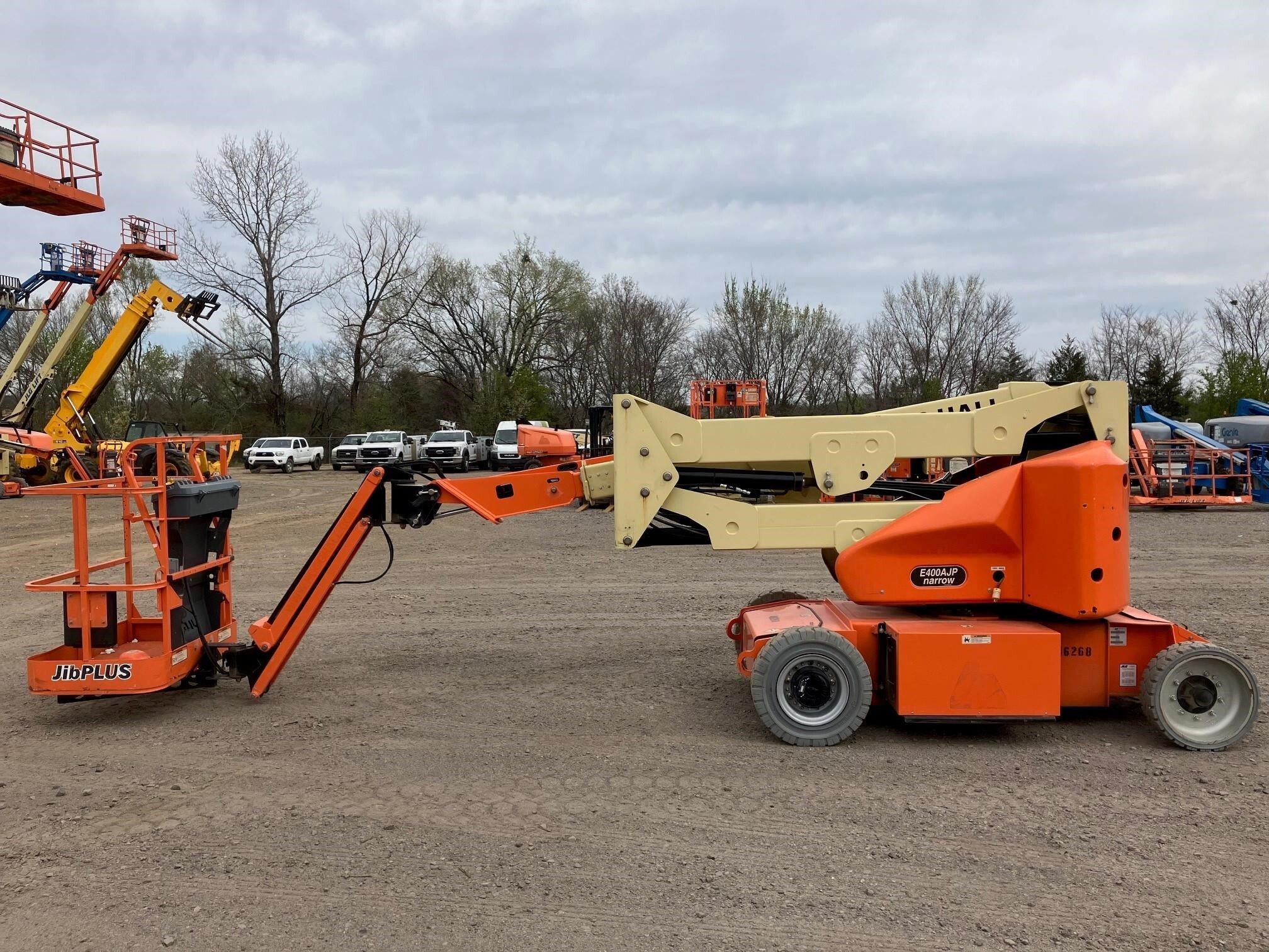 2017 JLG E400AJPN
