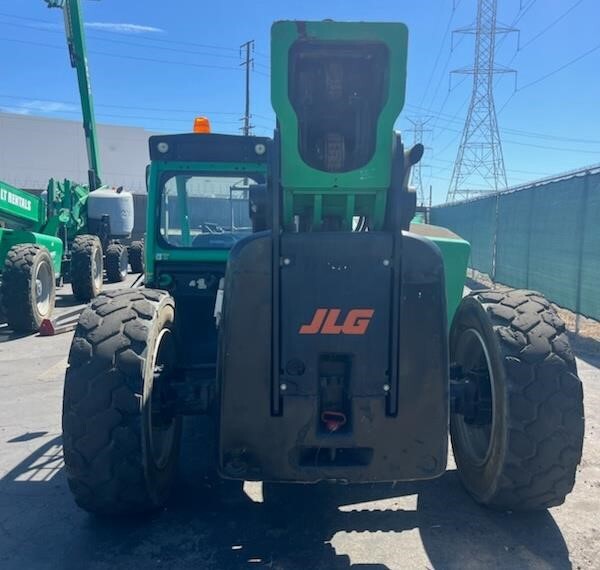 2017 JLG 1255